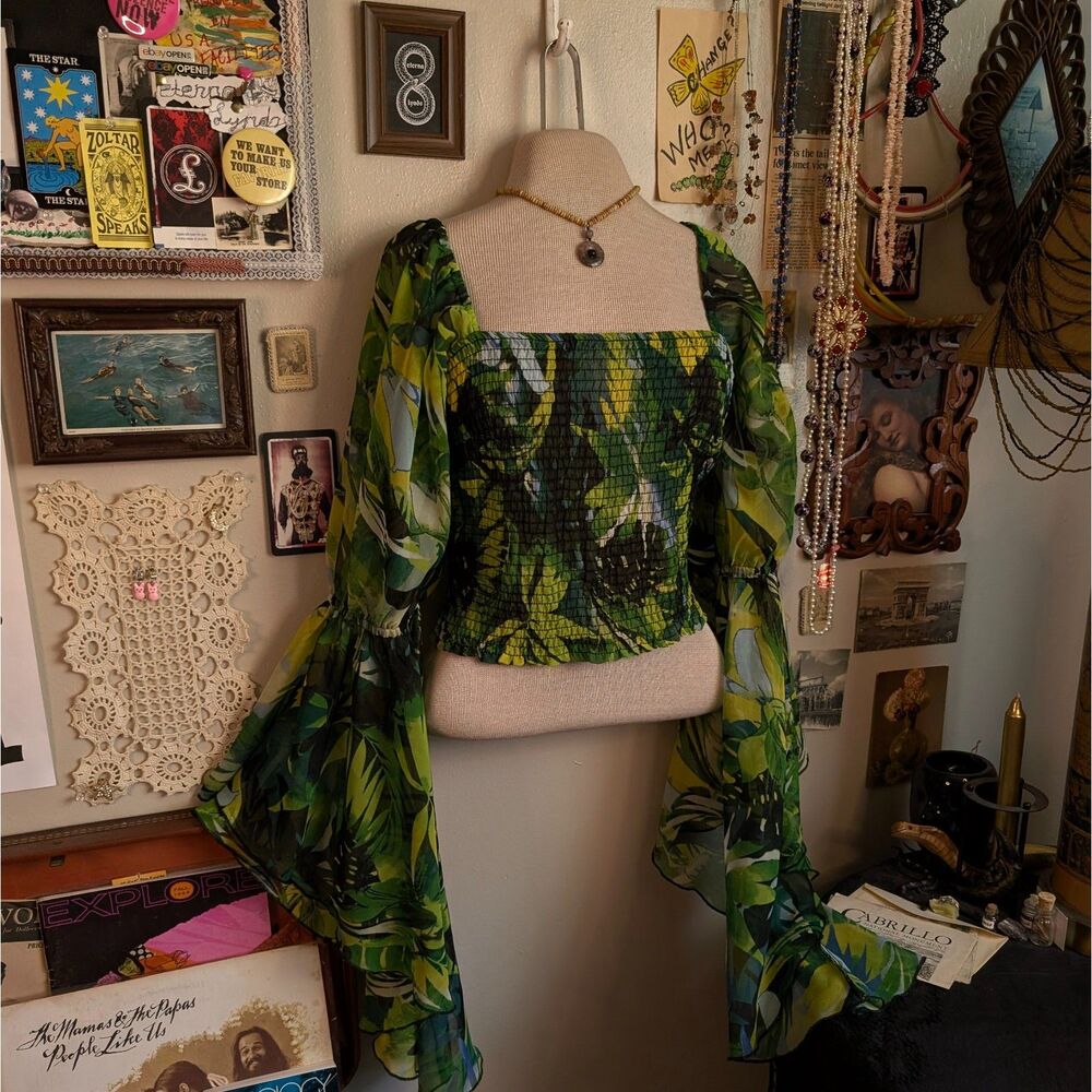 Tropical Cropped Extra Long Bell Sleeve Blouse Women's Large Green